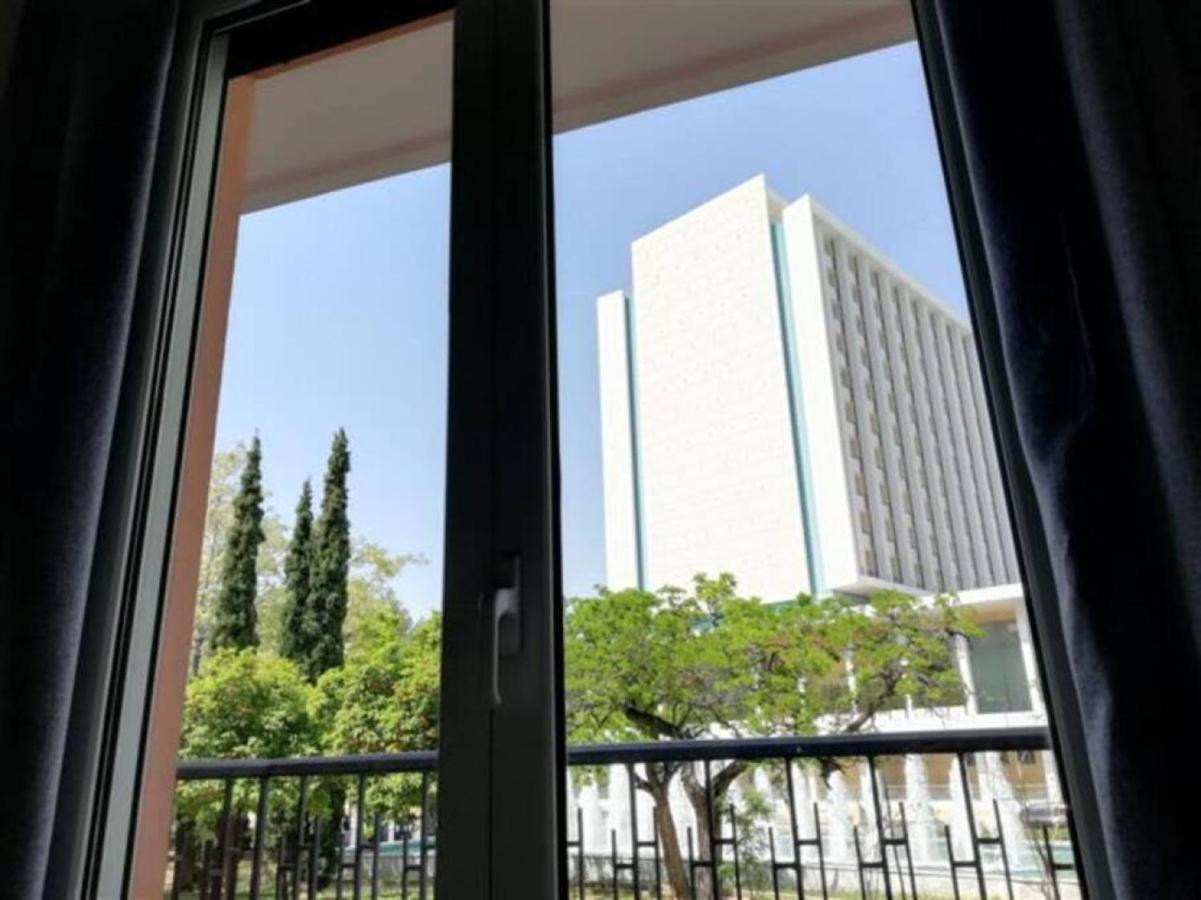 Cozy Hilton Hideaway: Central & Modern Athens Exterior photo